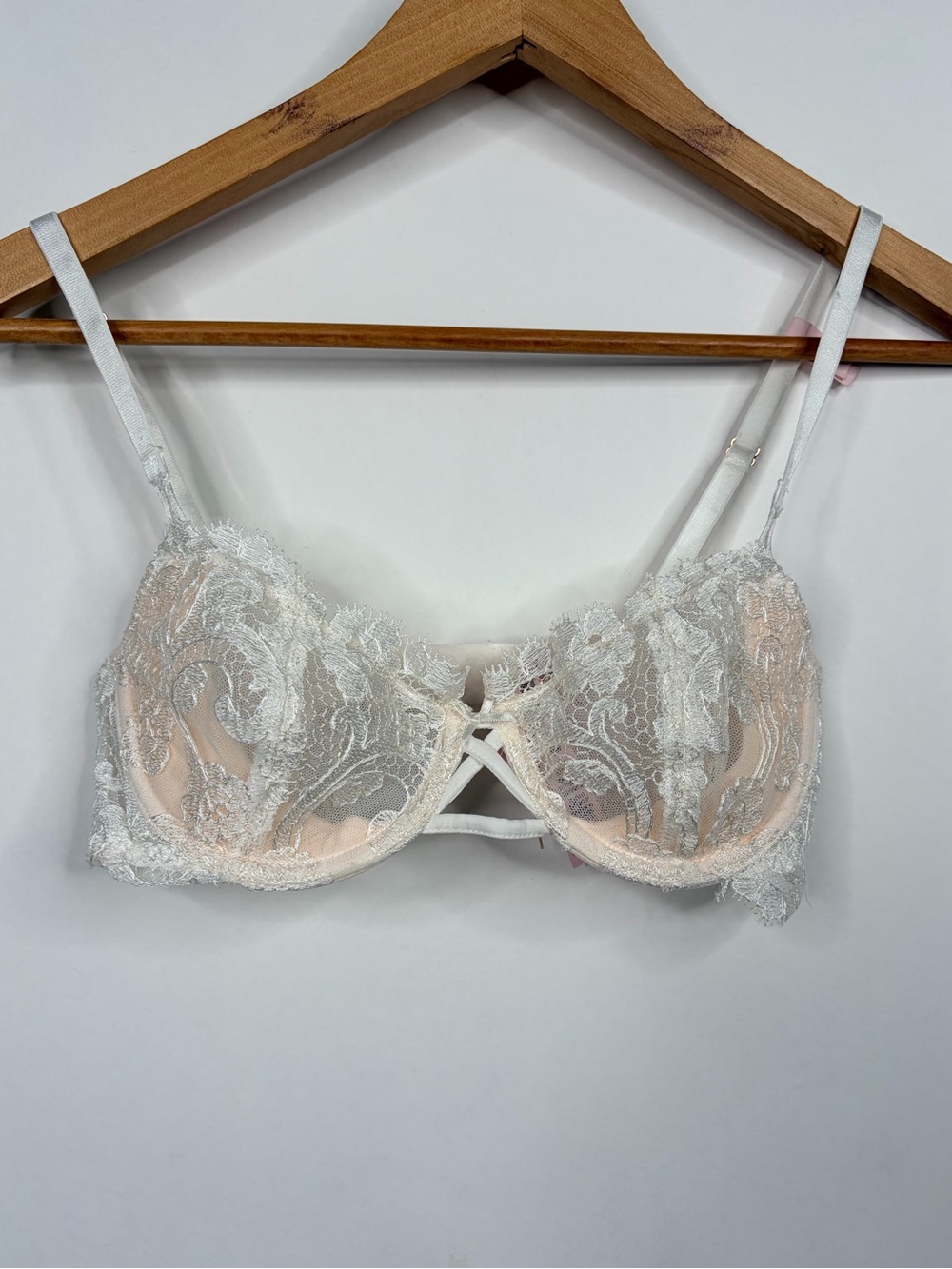 Victoria's Secret White Lace & Blush Satin Balconette Bra